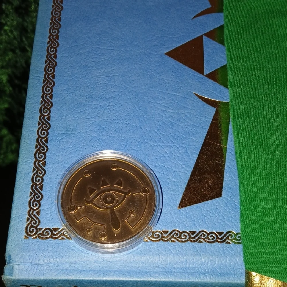 Green Zelda T-Shirt with Gold Triforce Design